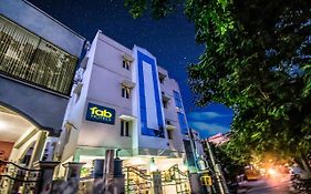 Fabhotel Aditya Yatri Nivas - Nr Tirupati Railway Station